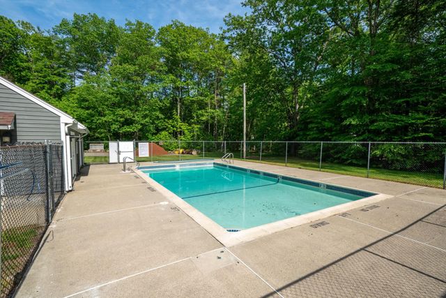 5 Walnut Circle, Merrimack, NH 03054