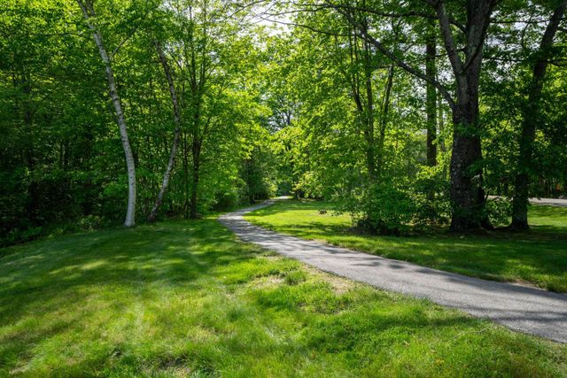 5 Walnut Circle, Merrimack, NH 03054