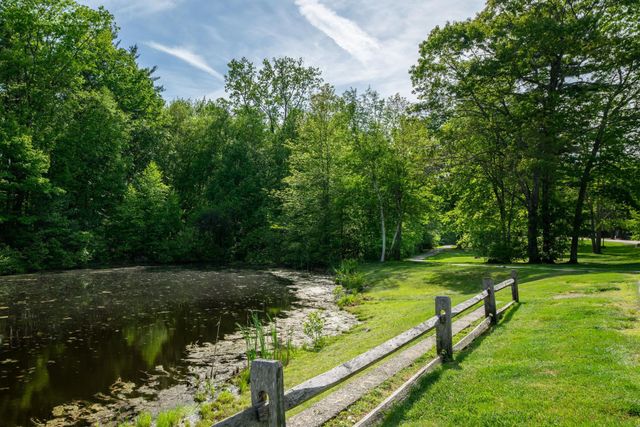 5 Walnut Circle, Merrimack, NH 03054