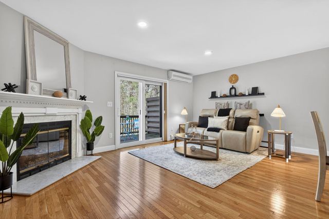 5 Walnut Circle, Merrimack, NH 03054