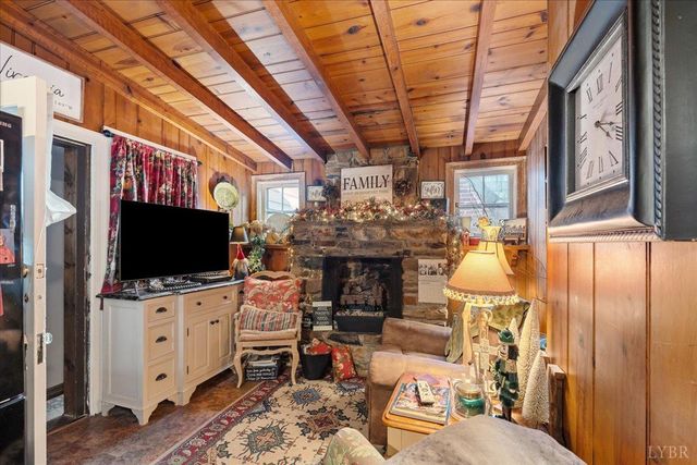 1670 Church Street, Appomattox, VA 24522