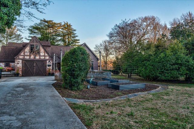 1670 Church Street, Appomattox, VA 24522