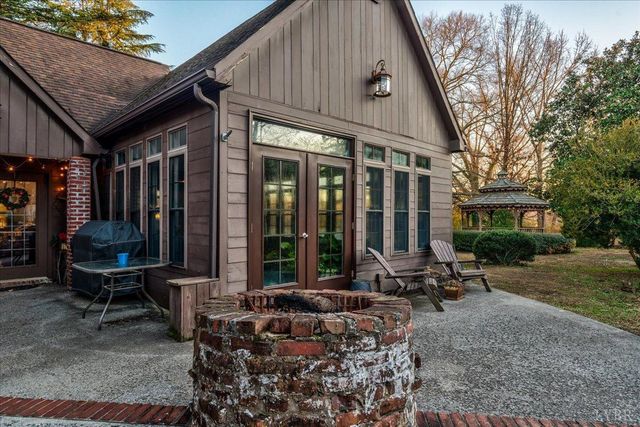 1670 Church Street, Appomattox, VA 24522