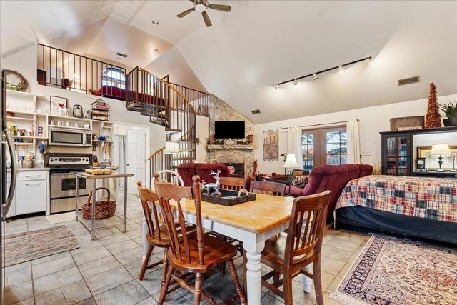 1670 Church Street, Appomattox, VA 24522