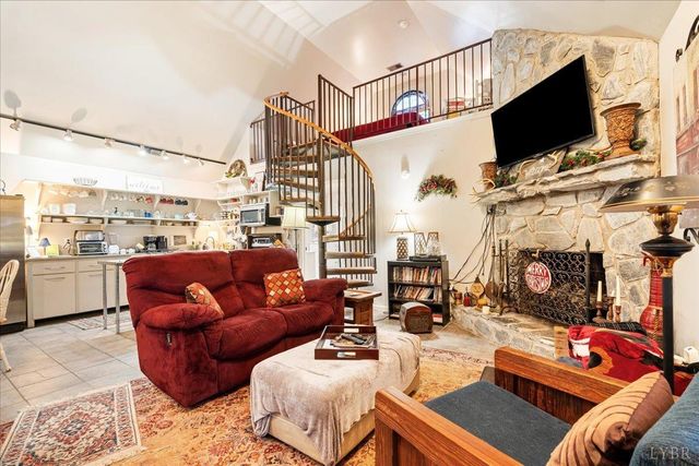 1670 Church Street, Appomattox, VA 24522