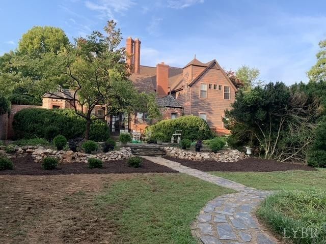 1670 Church Street, Appomattox, VA 24522