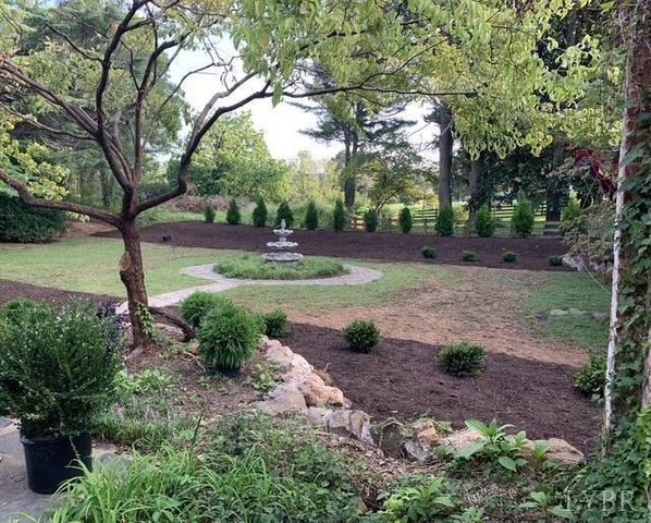 1670 Church Street, Appomattox, VA 24522