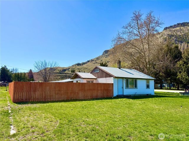 320 S Central Street, Brewster, WA 98812