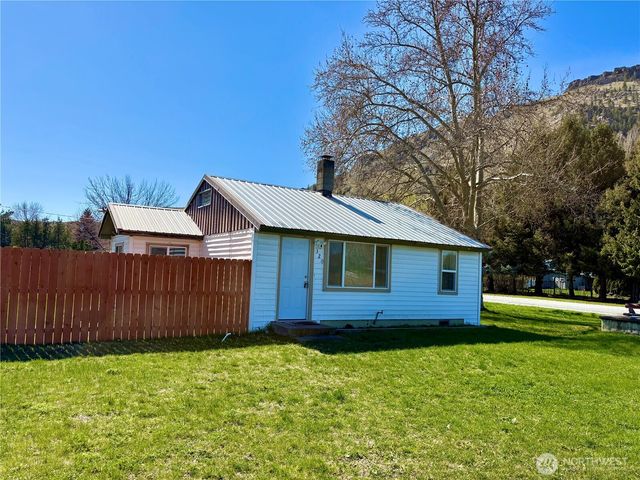 320 S Central Street, Brewster, WA 98812
