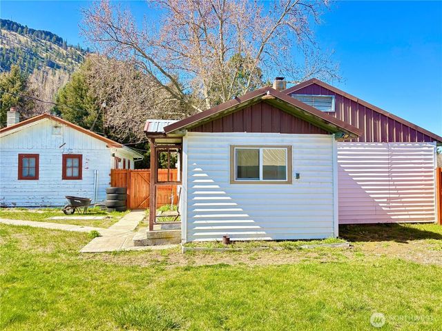 320 S Central Street, Brewster, WA 98812