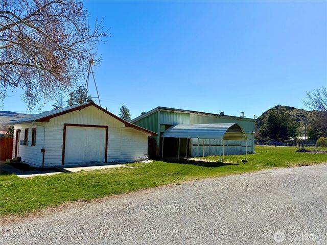 320 S Central Street, Brewster, WA 98812