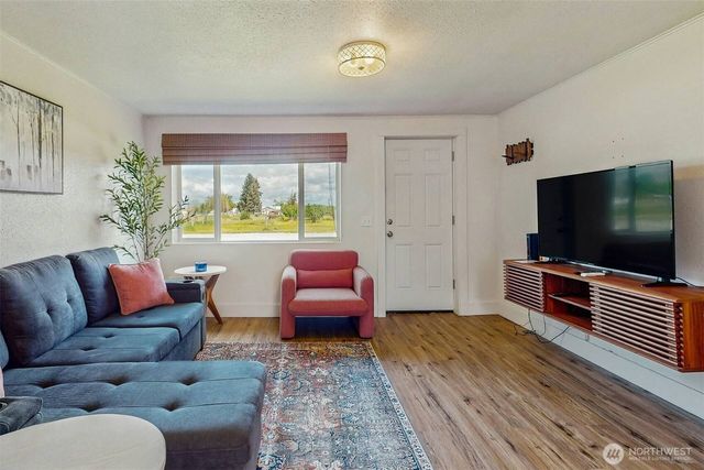 320 S Central Street, Brewster, WA 98812