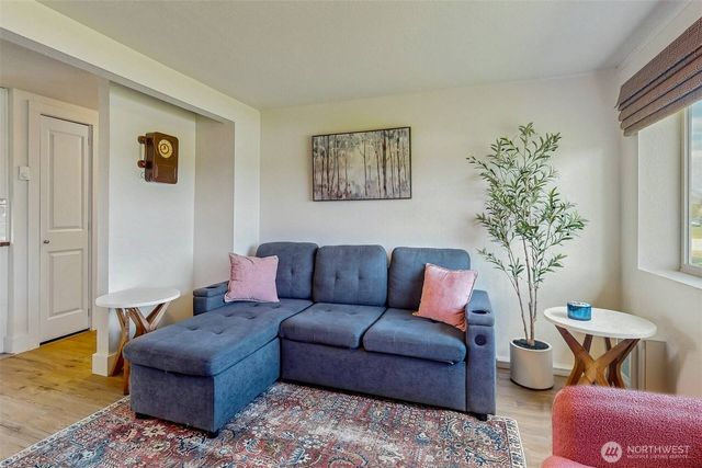 320 S Central Street, Brewster, WA 98812