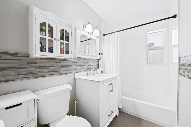 611 NW 18th Court, Pompano Beach, FL 33060