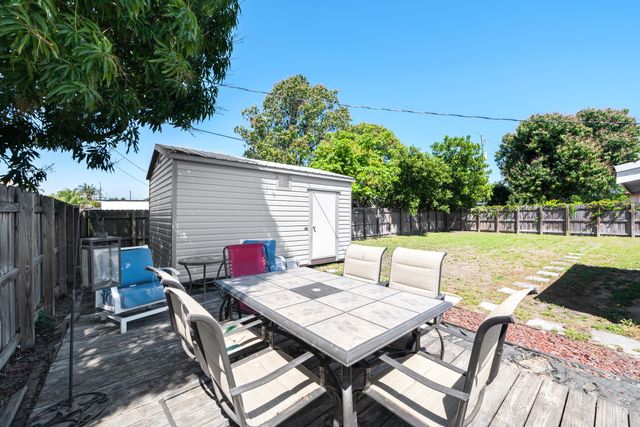 611 NW 18th Court, Pompano Beach, FL 33060