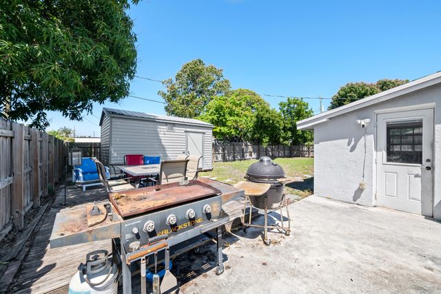 611 NW 18th Court, Pompano Beach, FL 33060