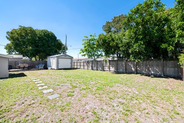 611 NW 18th Court, Pompano Beach, FL 33060