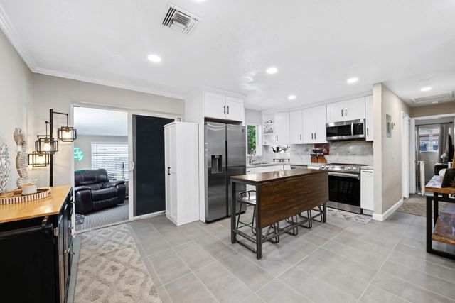 611 NW 18th Court, Pompano Beach, FL 33060