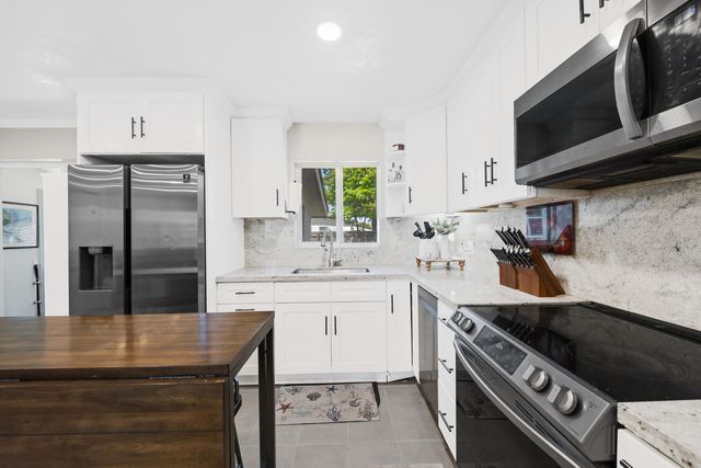 611 NW 18th Court, Pompano Beach, FL 33060