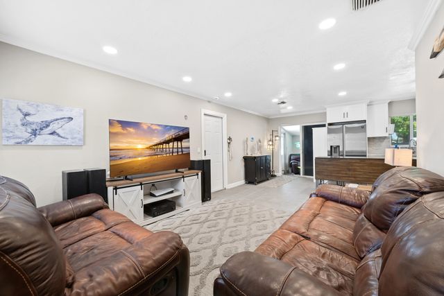 611 NW 18th Court, Pompano Beach, FL 33060