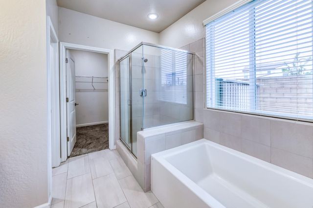 518 Traverse Drive S, Madera, CA 93636