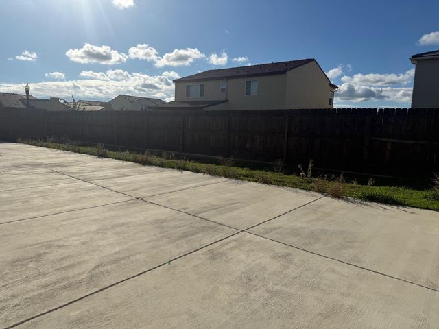 518 Traverse Drive S, Madera, CA 93636