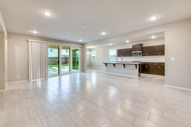 518 Traverse Drive S, Madera, CA 93636