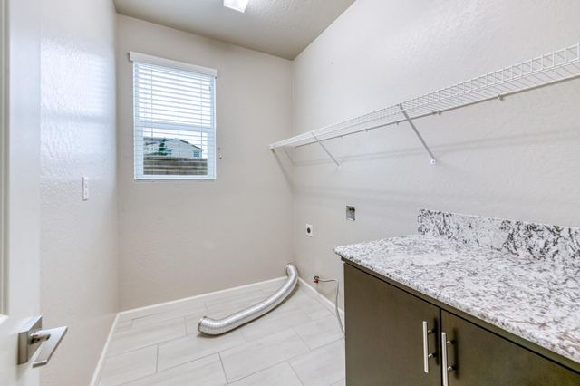 518 Traverse Drive S, Madera, CA 93636