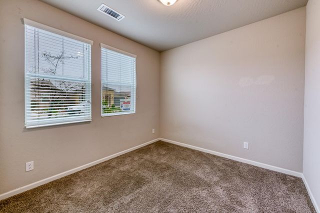 518 Traverse Drive S, Madera, CA 93636