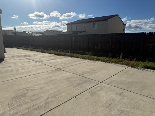 518 Traverse Drive S, Madera, CA 93636