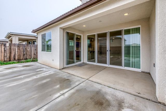 518 Traverse Drive S, Madera, CA 93636