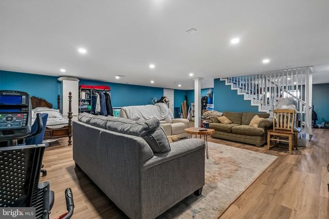 502 MOUNT LAUREL RD, Mount Laurel, NJ 08054