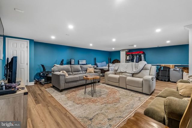 502 MOUNT LAUREL RD, Mount Laurel, NJ 08054