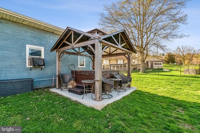 502 MOUNT LAUREL RD, Mount Laurel, NJ 08054