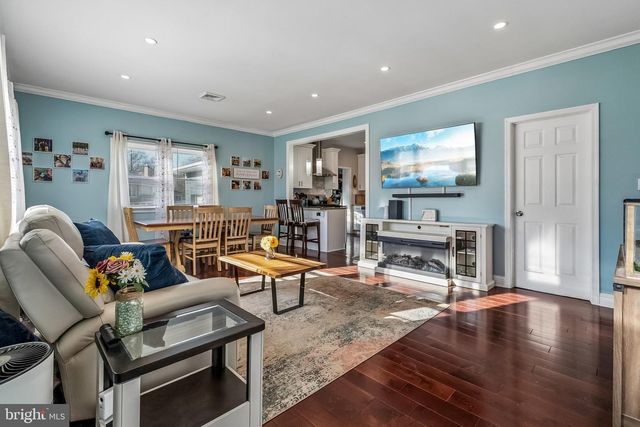 502 MOUNT LAUREL RD, Mount Laurel, NJ 08054
