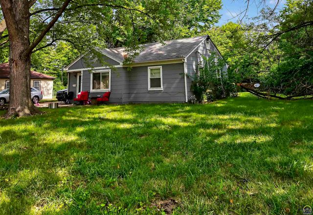 2400 SW 24th ST, Topeka, KS 66611