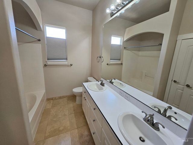 1964 E Summercove Dr, Meridian, ID 83646