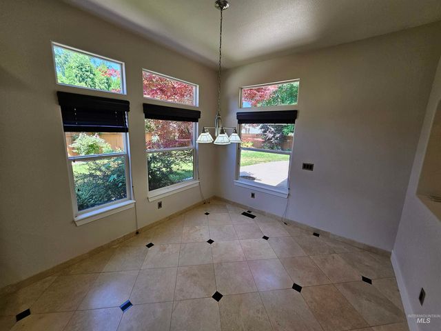 1964 E Summercove Dr, Meridian, ID 83646