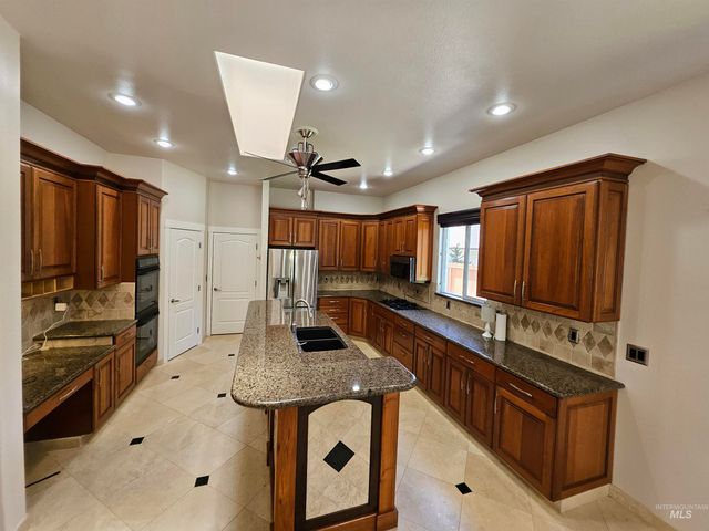 1964 E Summercove Dr, Meridian, ID 83646