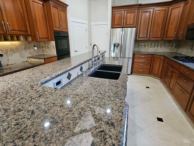 1964 E Summercove Dr, Meridian, ID 83646