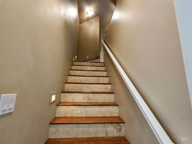 1964 E Summercove Dr, Meridian, ID 83646