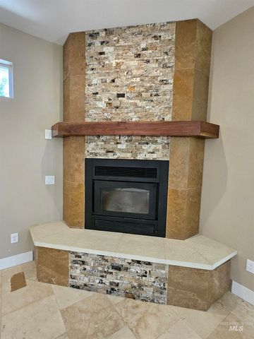 1964 E Summercove Dr, Meridian, ID 83646