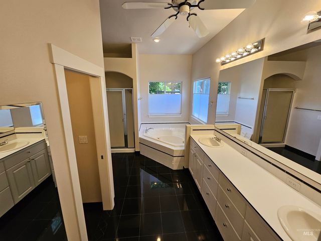 1964 E Summercove Dr, Meridian, ID 83646