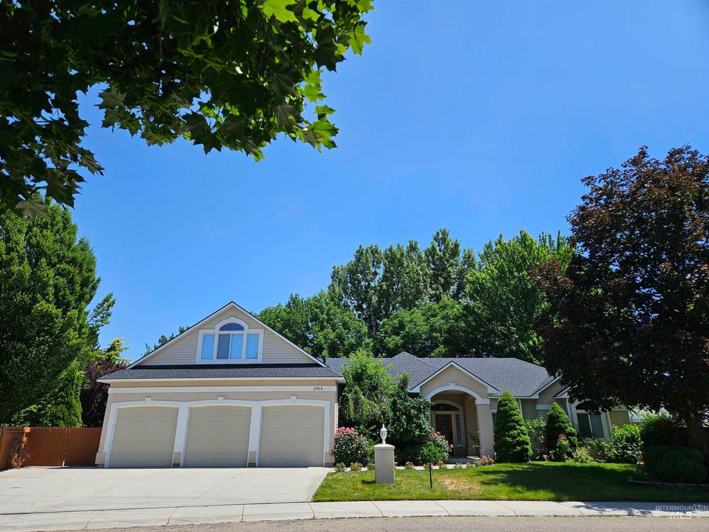 1964 E Summercove Dr, Meridian, ID 83646