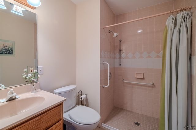216 Hampton Road, Syracuse, NY 13203