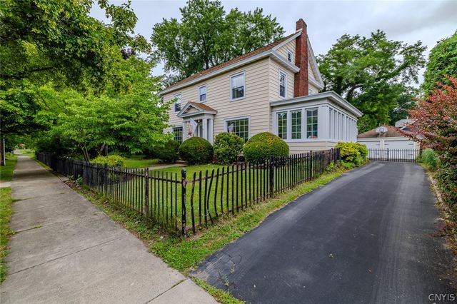 216 Hampton Road, Syracuse, NY 13203