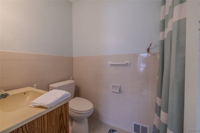 216 Hampton Road, Syracuse, NY 13203