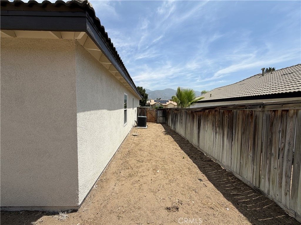 Image 39 of property listing at 2705 Sunset Lane, San Bernardino, CA 92407