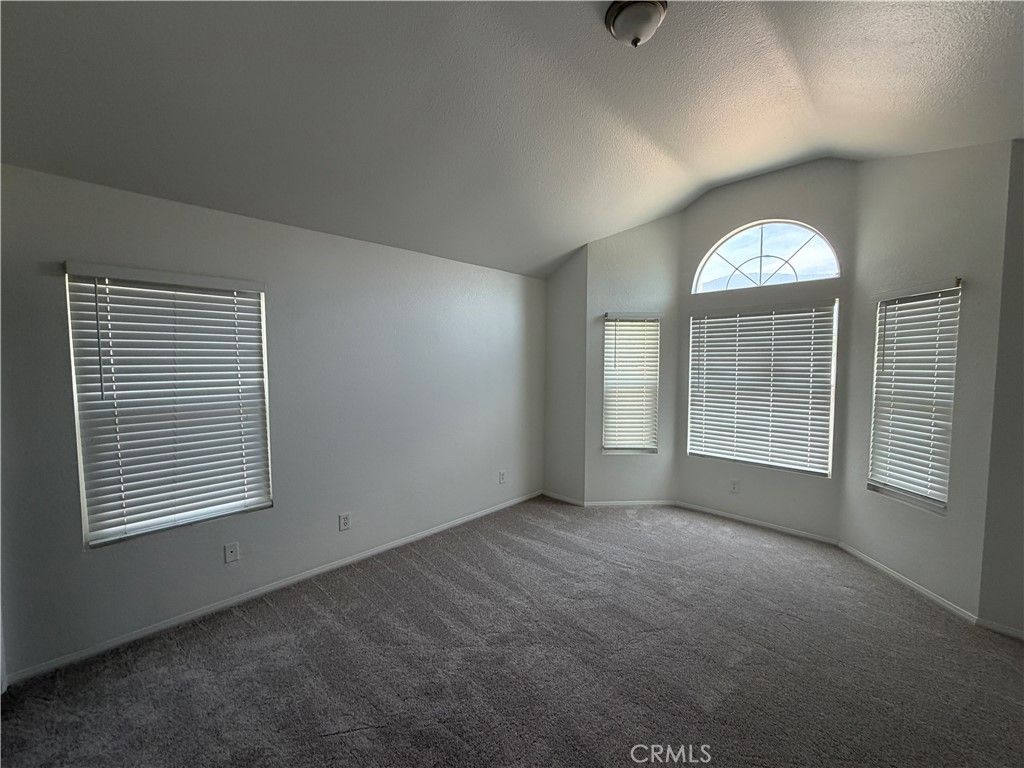 Image 5 of property listing at 2705 Sunset Lane, San Bernardino, CA 92407