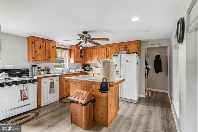 5634 PEARSONS CORNER RD, Dover, DE 19904